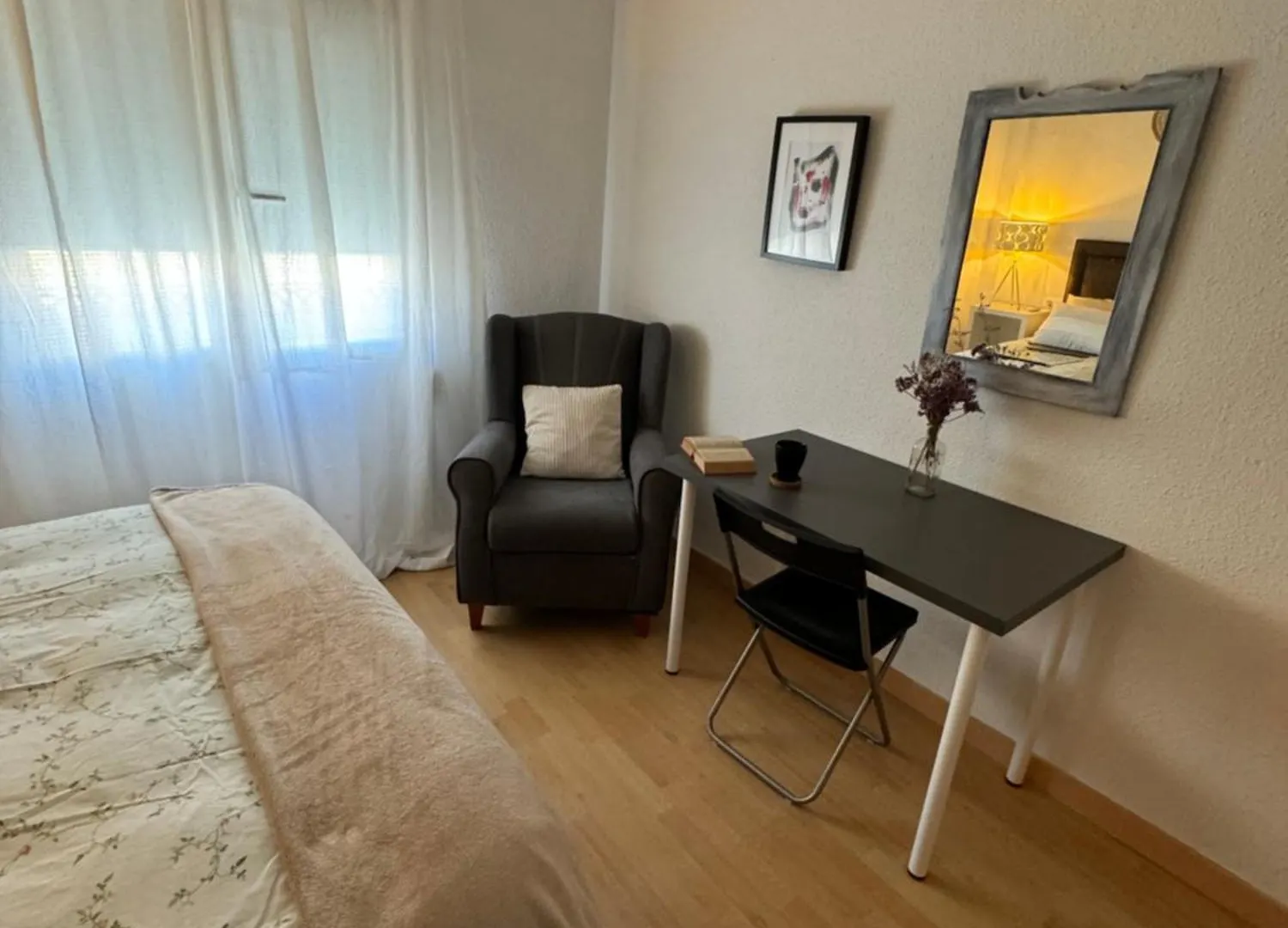 Harmony Room Malaga Piso Compartido contacts